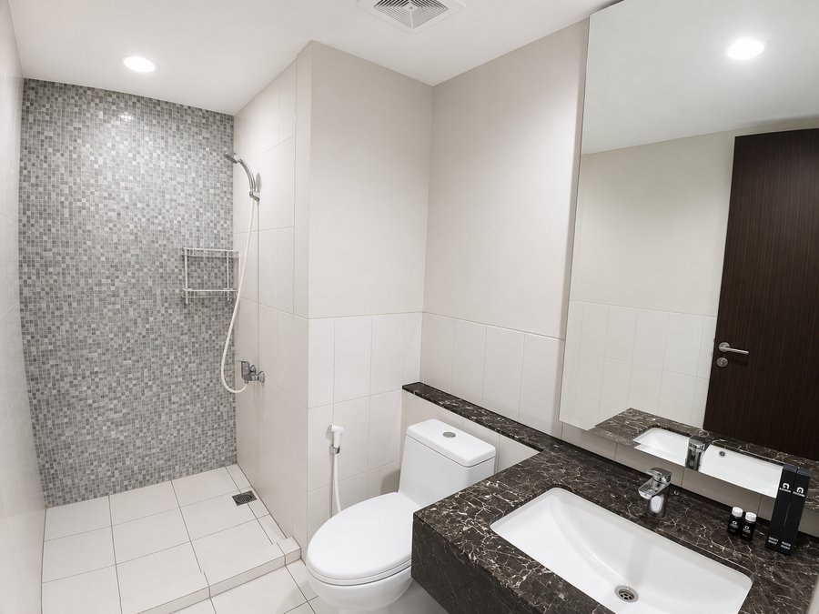 Studio Unit — Bathroom