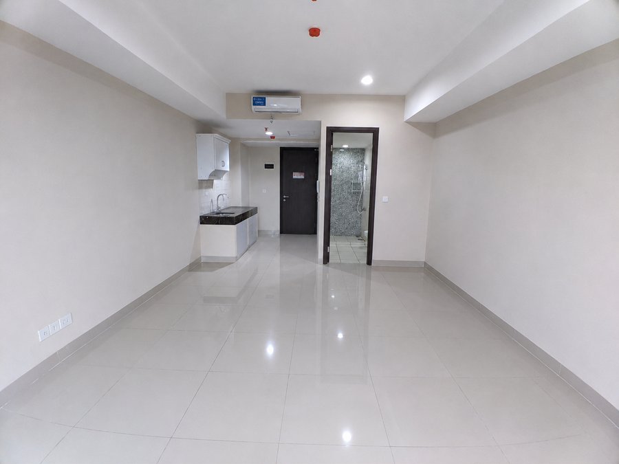 Studio Unit — Main Room